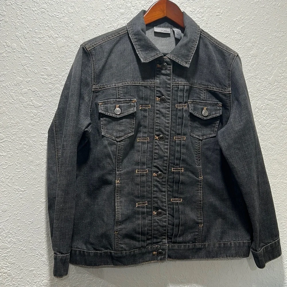 Chico’s platinum jacket size 2 GUC gray /black color…